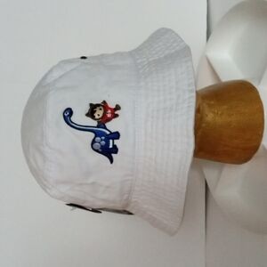 Newhattan  Bucket Hat White L/XL NWT